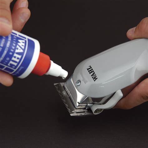 Wahl Clipper Blade Oil, 4-oz bottle - Chewy.com