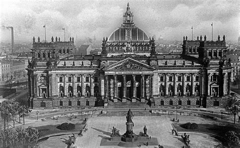 Edificio del Reichstag alemán en los años 30