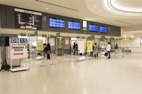 Let's Explore the Entrance to Okinawa, Naha Airport! - From Basic ...