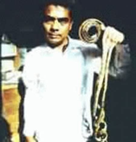 World’s Longest Fingernails » Shridhar Chillal – World’s Longest Fingernails – Male