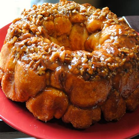 Homemade By Holman: Apple Cinnamon Monkey Bread