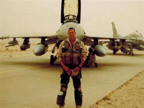 A decorated former US F-16 pilot says he would fly fighter jets for ...