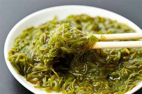 A Guide to the 8 Most Common Types of Edible Japanese Seaweed