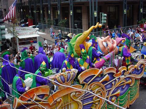 PicturesPool: Mardi Gras Parade | Fat Tuesday | masquerade mask