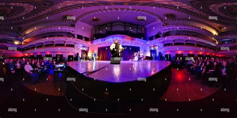 360° view of Stefan Hrusca, Romania's most known carol singer, in concert in Targu Mures - Alamy