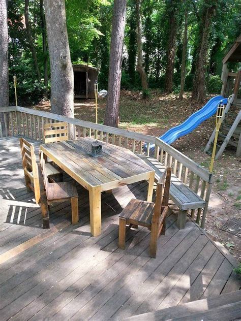 Pallets Patio Deck and Furniture | Pallet Ideas