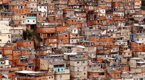 Visiting a Favela in Rio de Janeiro - PILOT GUIDES