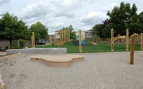 Ottawa Montessori School Playground | Earthscape