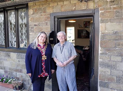 Barnstaple mayor upholds time-honoured legacy of giving coins to almshouse residents - Devon Live