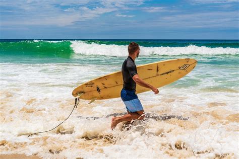 Australia Surf, Zonas Para Practicarlo Allí y Cómo Aprender a Surfear