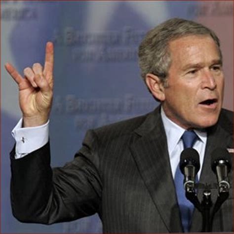 The hand of George W. Bush: hook em horns gesture photo! (10/60)