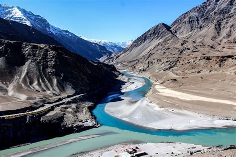 Zanskar Valley Tour | Treks and Trails India