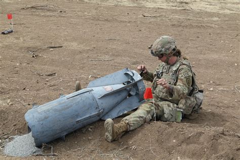 DVIDS - Images - Fort Bliss, Texas-based team wins all-Army Explosive Ordnance Disposal ...