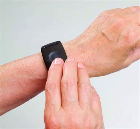 Best Medical Alert Bracelet Systems in 2020 | Safety On Your Wrist