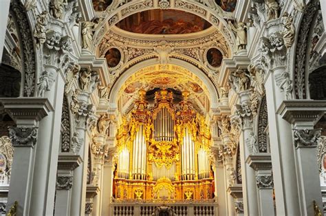 Organ at Passau Cathedral editorial photo. Image of history - 27038931