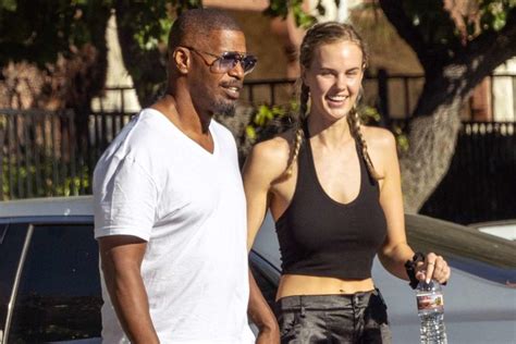 Jamie Foxx and Girlfriend Alyce Huckstepp Grab Takeout Food with a Friend in Los Angeles