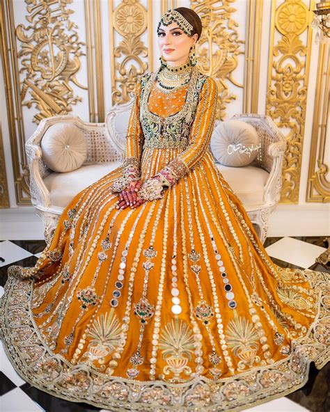 Latest Bridal Mehndi Dresses Wedding Collection 2023-2024 | eduaspirant.com