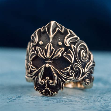 Skull Ring V1 (6) - Viking Workshop - Touch of Modern