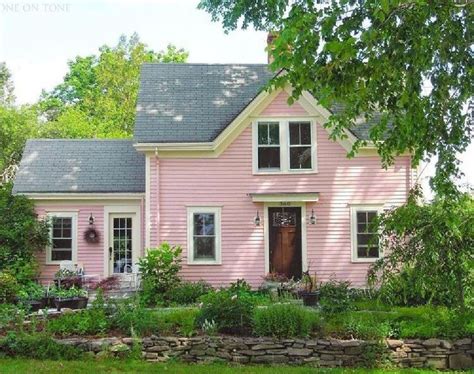 45 Modern Exterior Paint Color Ideas for Your Small Dream House in 2020 | Pink house exterior ...