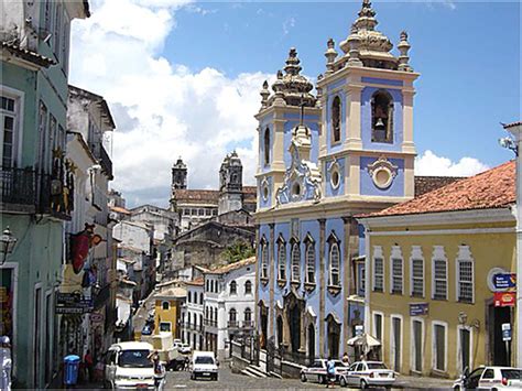 História de Salvador - Cidades Baixa e Alta: PELOURINHO