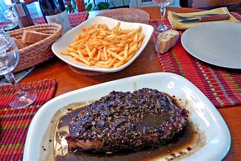 Living the life in Saint-Aignan: Steak au poivre, sauce au cognac