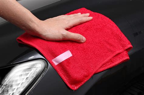 5 Clear Benefits of Microfiber Towels for Cleaning