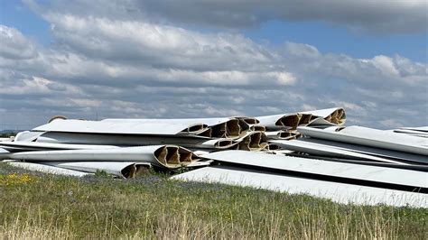 What should Texas do with its old wind turbine blades?