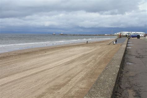 Ayr (South) Beach photos | UK Beach Guide