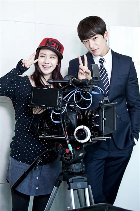 "Emergency Couple" Song Ji-hyo and Choi Jin-hyuk @ HanCinema :: The Korean Movie and Drama Database