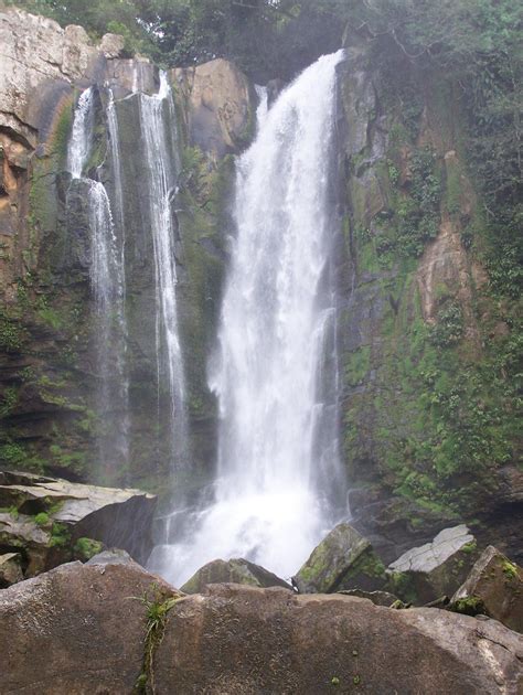 EXTREME CLIFF JUMPING ADVENTURE - Jaco Canyoning