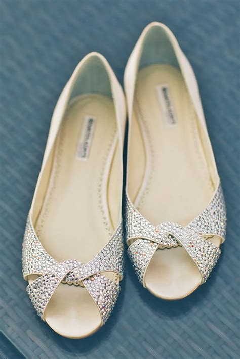 Wedding Flats: 46 Comfortable Shoe Ideas + Faqs | Wedding shoes ...