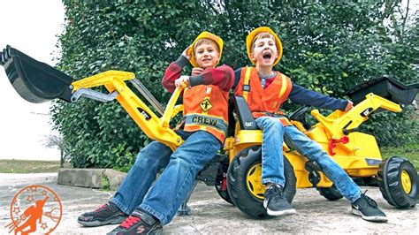 Ride On Kids Backhoe Excavator - Diggers for Children with Little Builders - YouTube