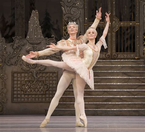 Review: THE NUTCRACKER, Royal Opera House