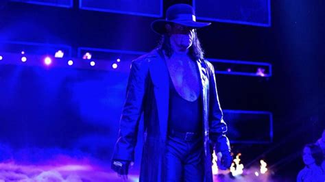 The Undertaker Hanging Out With Two Impact Wrestling Stars (Photo ...