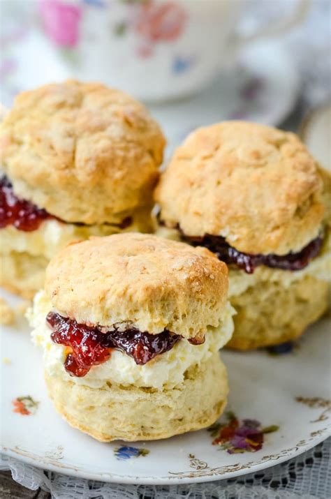 Quick And Easy Simple Scones Recipe - Larder Love