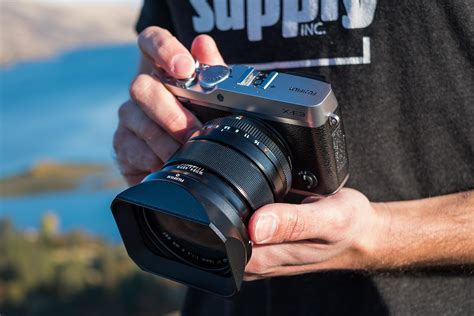 What Is a Mirrorless Camera and What Makes It Different From a DSLR ...