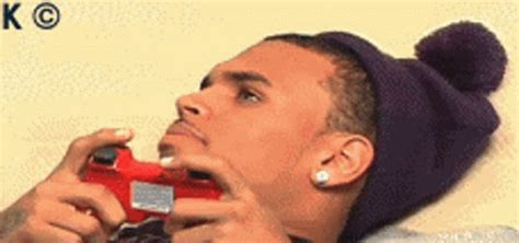 Chris Brown Confused Side Eye GIF | GIFDB.com