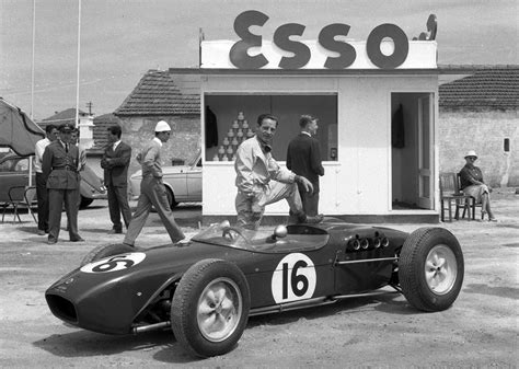 Innes Ireland at the Portuguese Grand Prix (1960) - Speedflag ...