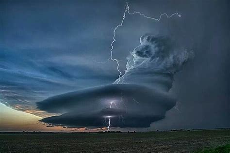 Pin de Francesca Muntoni-Ekkelenkamp en Nature & Wildlife | Fotografía de tormenta, Fotografia ...