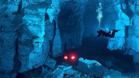 The Most Dangerous Underwater Caves in the World - Enter the Caves