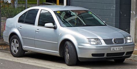 File:1999-2001 Volkswagen Bora (1J) sedan 01.jpg - Wikimedia Commons