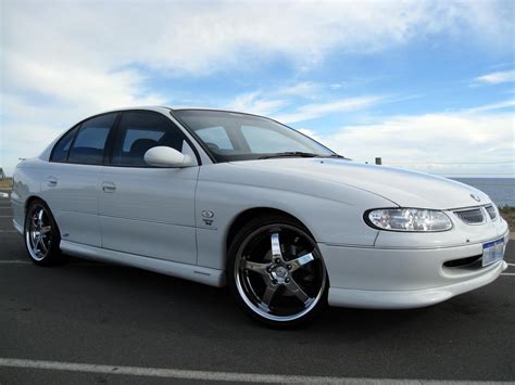 Holden Commodore VT - Photos, News, Reviews, Specs, Car listings