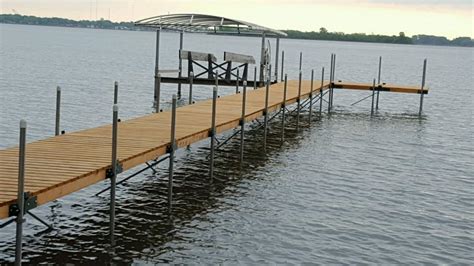 Aluminum, steel or wood: How to decide what material is best for your boat dock | VW Docks