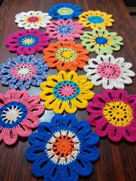Marque-pages Au Crochet, Crochet Doily Rug, Crochet Table Runner, Crochet Cushions, Crochet Home ...
