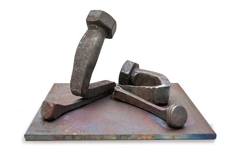 Bolt Poetry: Blacksmith Gives Emotion To Steel By Bending It Into Human Shapes | Welding art ...