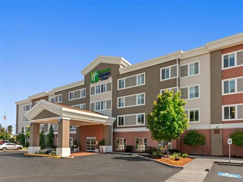 Hotel Near White River Amphitheater | Holiday Inn Express & Suites ...