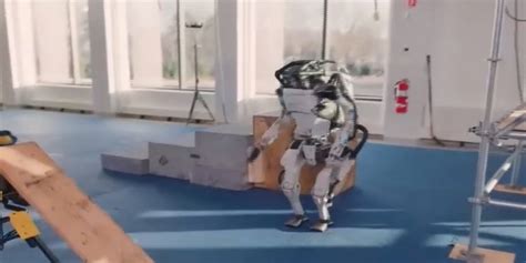 Humanoid Robot 'Atlas' Developed by Boston Dynamics Shows Its Talents. You won't believe it!