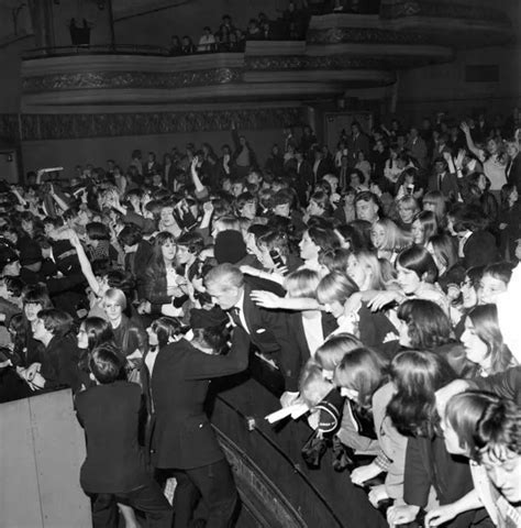 Manchester's iconic Apollo Theatre is 80 years old - Manchester Evening ...