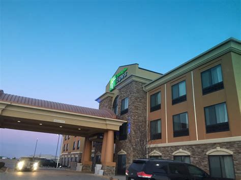 Holiday Inn Express & Suites Hays - 13 Photos & 14 Reviews - Hotels - 4650 Roth Ave, Hays, KS ...