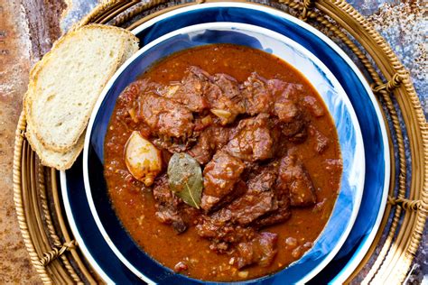 ALToG: Stifado (beef stew) - Skinnymixers